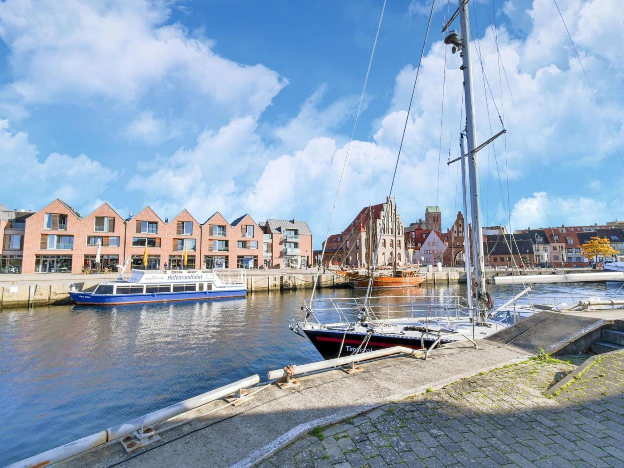 Modern Apartment In Wismar With Private Terrace Buitenkant foto