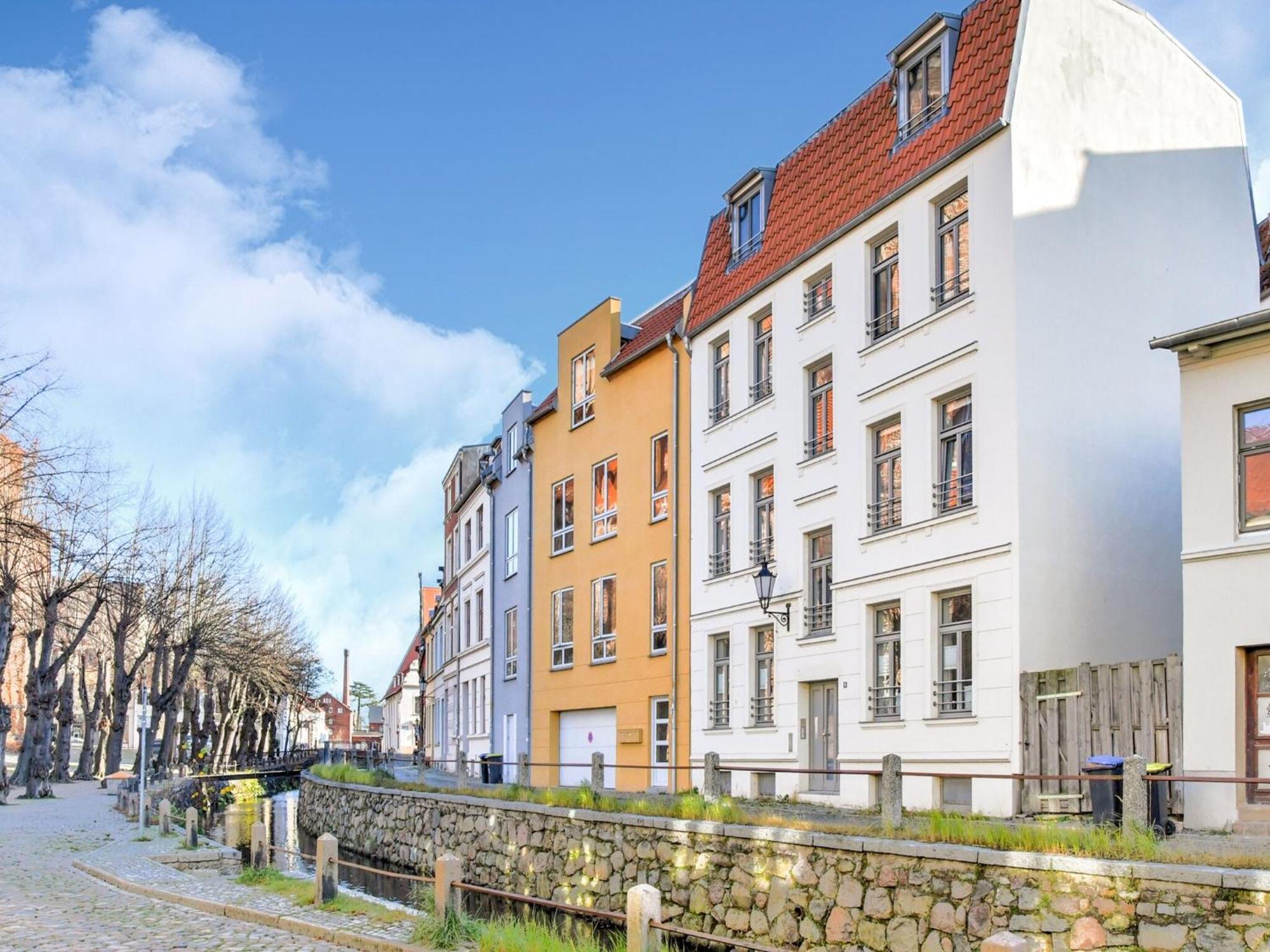 Modern Apartment In Wismar With Private Terrace Buitenkant foto